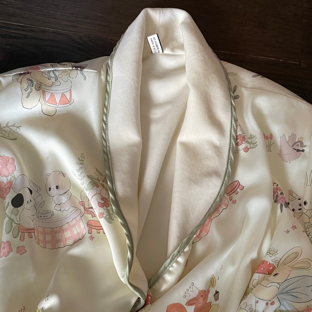 Pajamas Set with CuteAnimal Floral Print - Picture 3 of 16